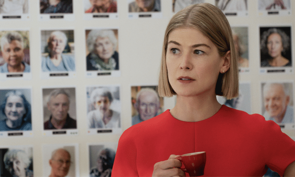 Rosamund Pike Punched in London Street Mugging as Phone Snatching Epidemic Spirals Wheel Of Time Gone Girl